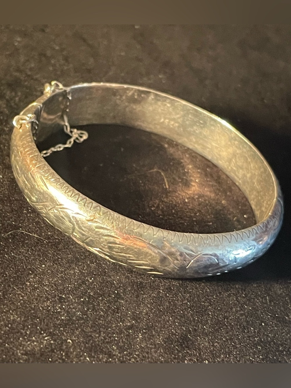 Vintage Etched Sterling Silver 925 Hinged Bangle Bracelet W/ Safety Chain. 7”
